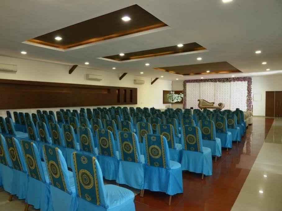 Banyan Paradise Resort Vadodara Exteriör bild