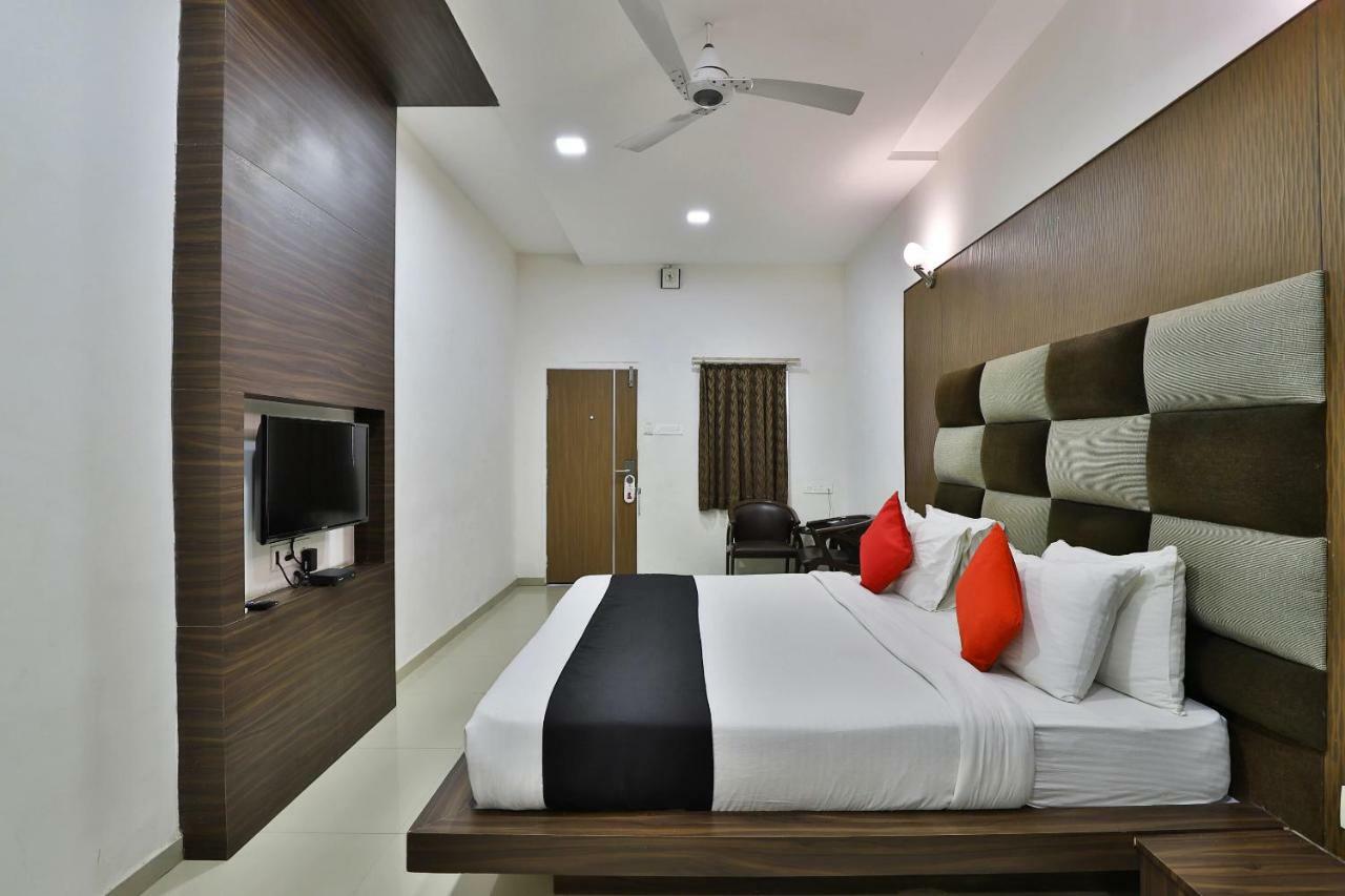 Banyan Paradise Resort Vadodara Exteriör bild